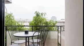 8 min walk to the beach & 10 min walk to Convention Centre ! - Image 5