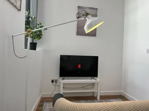 City apartment, perfect for visitors - Image 5
