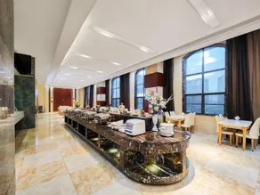 Phoenix Lake International Hotel - Image 3
