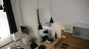 Stylish Apartment in City Center - Image 5