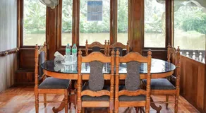 Rajahamsam Houseboat - Image 2
