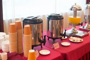 Yijian Holiday Hotel - Image 4