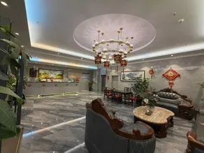 Kerry Hotel - Image 2