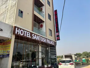 Hotel Santosh Palace - Image 4