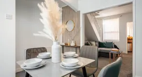 Entire 2 Bedroom Apartment-Free Parking & Super fast Internet - Sleeps 6 - Image 4