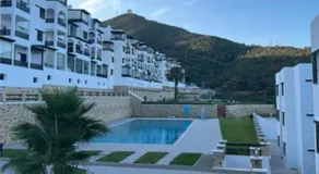 Bel appart lumineux avec vue imprenable sur la mer et la montagne - Image 3