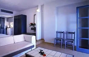 Blue Sky Hotel Apartments - Image 2