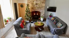 Spacious cottage in the village of Wembury - Image 2