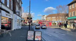 One-Bedroom flat in Cheam Village - Image 5