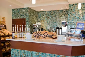 Castaways Cayman Beach Resort - Image 2