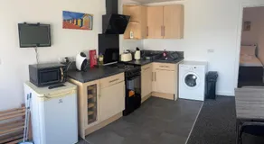 The Cheriton - next to hospital, fast wifi - Image 3