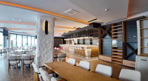Caesar Blue Seaside Luxury Apartments - Image 3