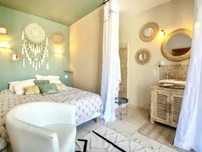 Villa in Nalliers with Private Pool and Garden - Image 2