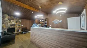 Howard Johnson by Wyndham Hinton - Image 3