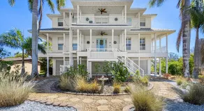 Harbor View Retreat with Heated Pool, Wraparound Decks & Sunset Vibes - Sunset Harbor - Roelens - Image 4