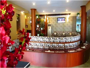 Royal Hotel - Image 5