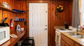 Sea Horse Inn and Cottages - Image 5