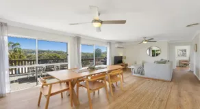 Jean's Beach House Accom Holidays - Image 3