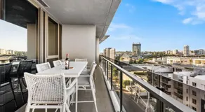 South Brisbane 1 bedroom apartment with Pool - Image 4