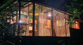Live the Jungle - Rustic Refuge - Image 5