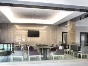 Super 8 Hotel Ningbo Beilun Yingxiu City Hengshan Roa - Image 3