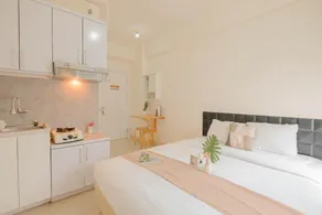Cozy Studio with Direct Access to Mall at Green Pramuka Apartment By Travelio - Image 2