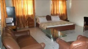 Vinny Hotel - Image 2