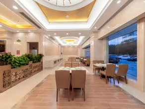 Vienna Hotel Shenzhen North Station Minzhi - Image 2