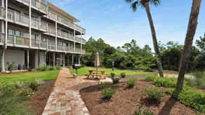 2 Minutes To The Beach & Dog Friendly - Sleeps 4 - Image 3