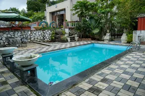 Gaikwad's Farm: Wada-Style with Pool & Scenic View - Image 3