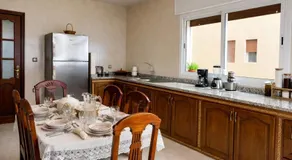 Large Classic Villa, 3 Levels, 5 bedrooms, 5 Baths, Pool & Garden - Image 3