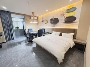 Hongyun Boutique Mansion (Sanzhong Road Branch) - Image 2