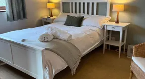 Self Check-In Rooms at The Three Horseshoes Inn - Image 2