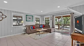 Rustic Star Farmhouse at Moonlight Getaway - Image 3