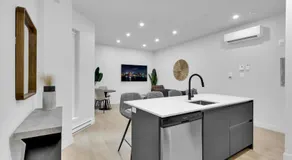 Deluxe Suites Downtown Montreal - Image 3