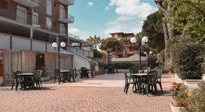 Hotel Zeus - Image 4