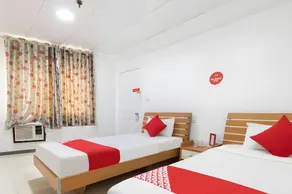 Lucky Hotel Binondo - Image 2