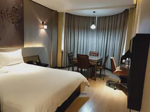 IU Hotel Xinyu Fenyi Mall - Image 4