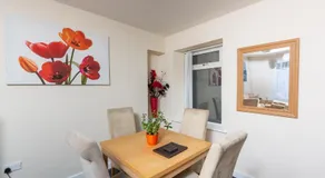 Sandfields House - Image 3