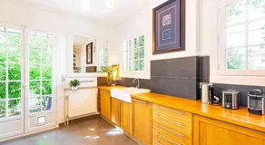 Grand & Classy Apartment with Private Garden, Villa des Ammonites - Image 4
