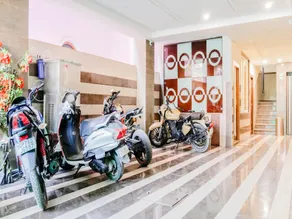 Collection O Hotel Day & Night - Image 2