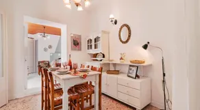 Olympia's Cozy Guesthouse - Image 2