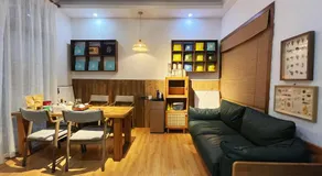 Wally House Hostel - walk 5 minutes to east gate of National Forest Park-ticket book services-free laundry facilities-free capsule coffee-Tour route introduction and tour guide arrangement - Image 5