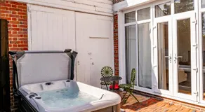 Primrose Luxury Cottage with Private Hot tub - Image 3