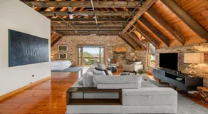 The Coach House at Berrilee - Image 2