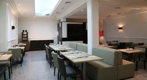 Hostal Carlos III - Image 5