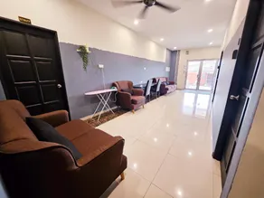 The Blue Guest House, WiFi, Free Parking, Aulong - Image 4