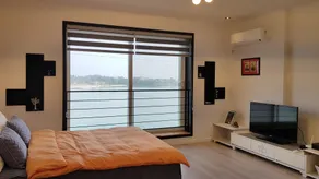 Gaviota Oceanfront Pension Jeju - Image 2