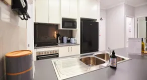 Luxury Perth Apartment near Optus - Image 5