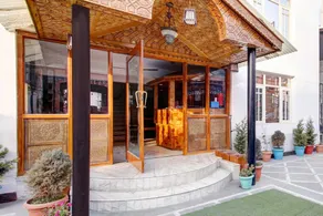 Collection O Rajbagh - Image 3